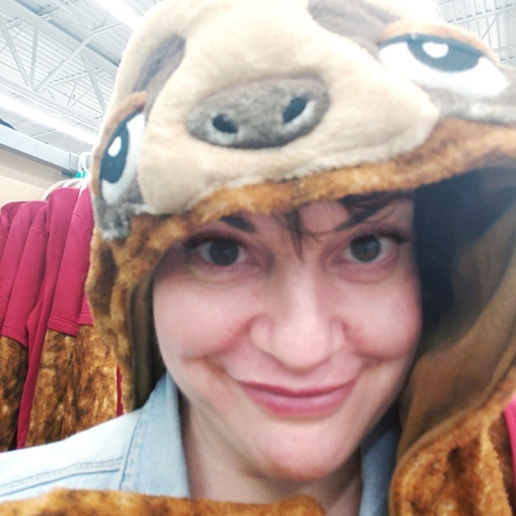 Hello Poshmarkers! - Picture 3 of 3